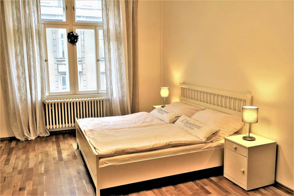 Old Town Square Superior Apartments - Valentin Praga Esterno foto